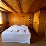 L'auberge De La Combal ホテル *